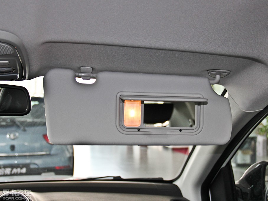 2013�����H6 ������ 1.5T �քӃ��(q��)��Ӣ��