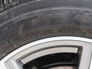 2013款升级版 1.5T 手动四驱精英型 轮胎尺寸