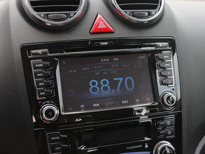2013款升级版 1.5T 手动四驱精英型 中控台显示屏