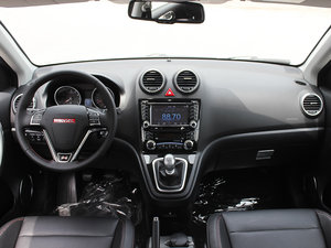 2013款升级版 1.5T 手动四驱精英型 内饰全景