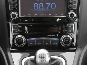 2013款升级版 1.5T 手动四驱精英型 空调调节