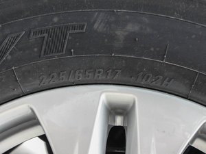 2013款升级版 1.5T 手动两驱尊贵型 轮胎尺寸