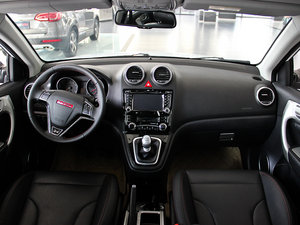 2013款升级版 1.5T 手动四驱精英型 中控区