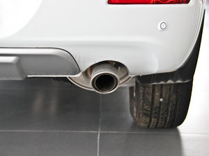 2013款升级版 1.5T 手动两驱精英型 排气管