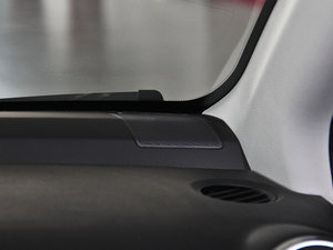 2013款升级版 1.5T 手动两驱精英型 空间座椅