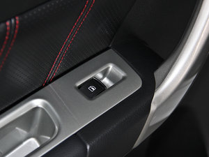 2013款升级版 1.5T 手动两驱精英型 中控区
