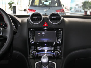 2013款升级版 1.5T 手动两驱精英型 中控台