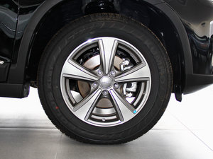 2013款运动版 1.5T 手动两驱精英型 轮圈