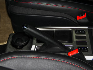 2013款运动版 1.5T 手动两驱精英型 驻车制动器