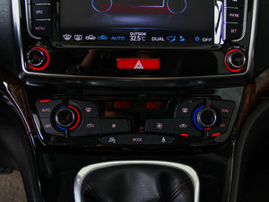2013款运动版 1.5T 手动两驱精英型 空调调节