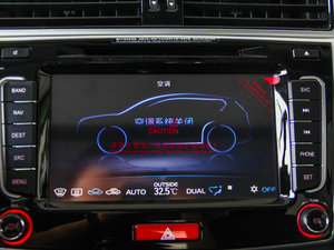 2013款运动版 1.5T 手动两驱精英型 中控区