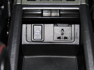 2013款运动版 1.5T 手动两驱精英型 中控区