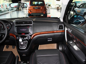 2013款运动版 1.5T 手动两驱精英型 空间座椅