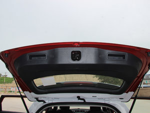 2014款1.5T 手动两驱精英版 空间座椅