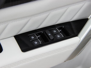 2014款1.5T 手动两驱精英版 中控区