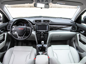 2014款1.5T 手动两驱精英版 中控区