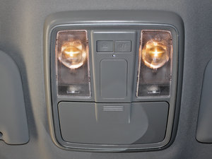 2013款智尊版 2.0T手动四驱进取型 空间座椅