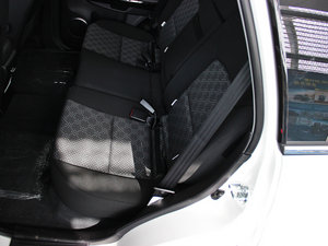 2013款智尊版 2.0L手动两驱进取型 后排座椅