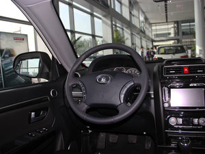 2013款智尊版 2.0L手动两驱进取型 中控区