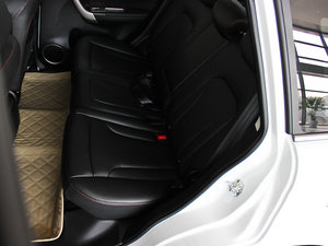 2014款1.5T 手动四驱都市型 后排座椅