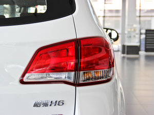 2014款1.5T 手动四驱都市型 尾灯