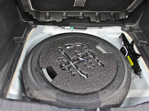 2014款1.5T 手动四驱都市型 备胎