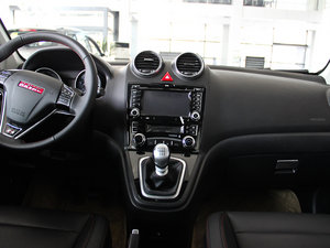 2014款1.5T 手动四驱都市型 中控台