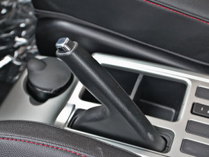 2014款1.5T 手动四驱都市型 驻车制动器