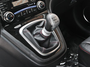 2014款1.5T 手动四驱都市型 中控区