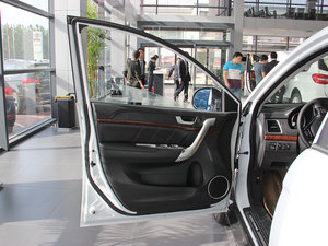 2014款运动版 1.5T 手动四驱精英型 驾驶位车门