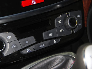 2014款运动版 1.5T 手动四驱精英型 中控区