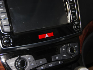2014款运动版 1.5T 手动四驱精英型 中控区