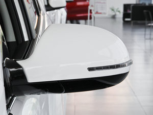 2014款升级版 1.5T 手动两驱精英型 后视镜