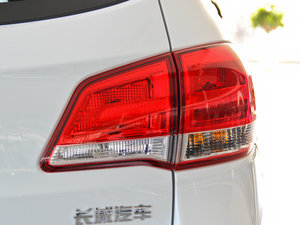 2014款升级版 1.5T 手动两驱精英型 尾灯