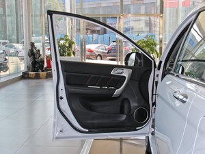 2014款升级版 1.5T 手动两驱精英型 驾驶位车门