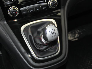 2014款升级版 1.5T 手动两驱精英型 换挡杆