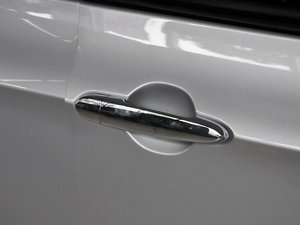 2015款1.5L AMT都市型 主驾门拉手
