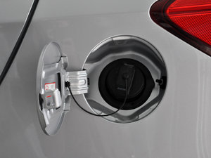 2015款1.5L AMT都市型 油箱盖