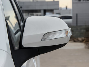 2015款2.0T 手动四驱精英型 后视镜
