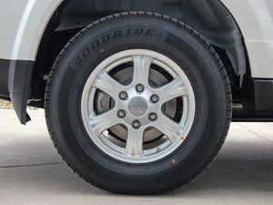 2015款2.0T 手动四驱精英型 轮圈