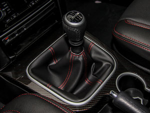 2015款2.0T 手动四驱精英型 换挡杆