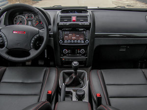 2015款2.0T 手动四驱精英型 中控台