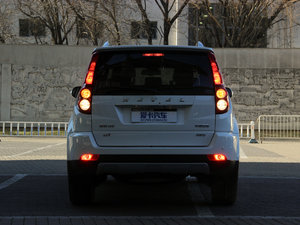 2015款2.0T 手动四驱尊贵型 细节外观