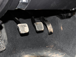 2015款2.0T 手动两驱进取型 柴油 中控区