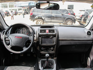 2015款2.0T 手动两驱进取型 柴油 内饰全景