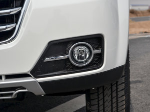 2015款2.0L 手动两驱进取型 前雾灯