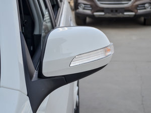 2015款2.0L 手动两驱进取型 后视镜