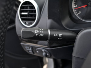 2015款2.0L 手动两驱进取型 中控区