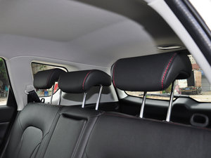 2015款升级版 1.5T 手动两驱精英型 空间座椅