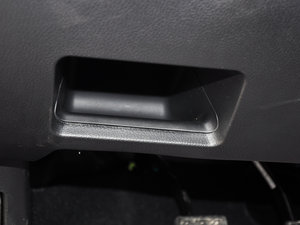 2015款升级版 1.5T 手动两驱精英型 空间座椅
